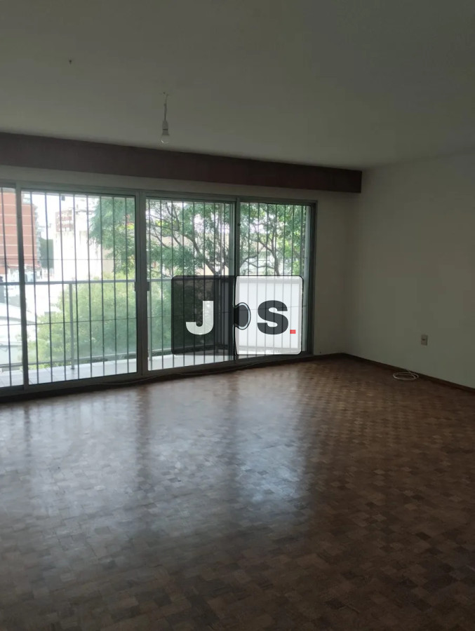 Apartamento ID.3632 - Vendo apartamento de 4 dormitorios en Punta Carretas con cochera