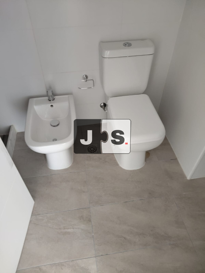 Apartamento ID.3131 - Venta Apartamento2 Dormitorios, Piscina, Barbacoa, Garaje, Cordón