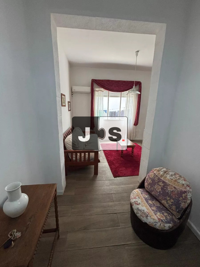 Apartamento ID.2532 - Vendo apartamento 2 dormitorios en Centro con patio y lavadero