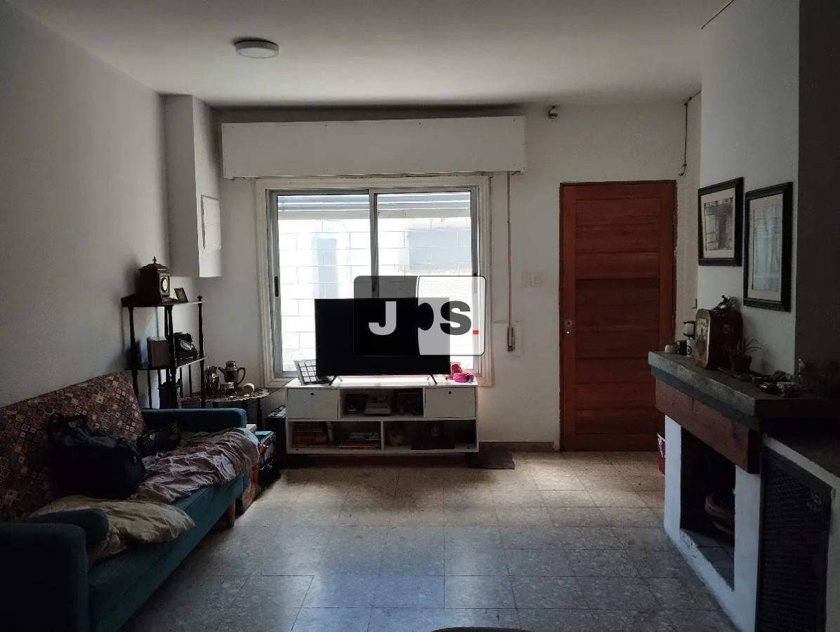 Apartamento ID.3706 - Venta Apartamento tipo Casa 3 Dormitorios, estufa a leña, Cordón