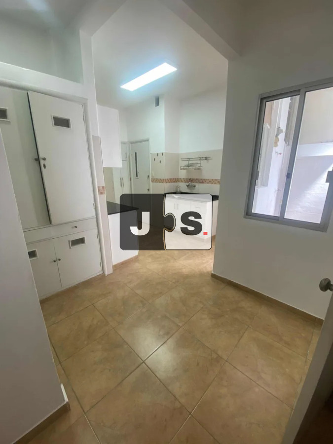 Apartamento ID.4364 - Venta Apartamento 3 dormitorios y 2 baños en Centro 