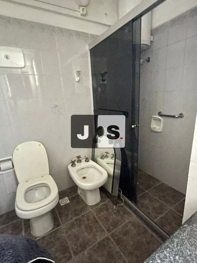 Apartamento ID.3389 - Venta Apartamento 4 Dormitorios y 2 Baños Centro