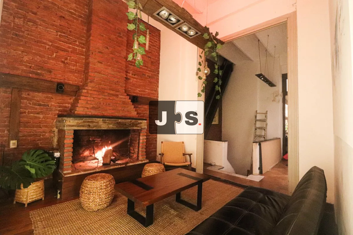 Apartamento ID.2456 - Vendo Apartamento, 4 Dormitorios, 1 Baños, Barrio Cordón 