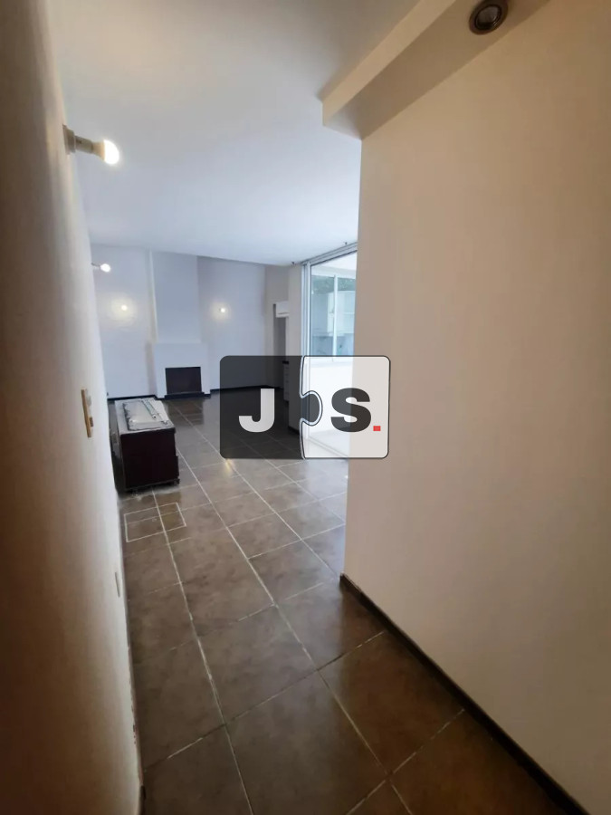 Apartamento ID.3287 - Venta Apartamento 2 Dormitorios, patio interno con parrillero, estufa, Parque Rodó