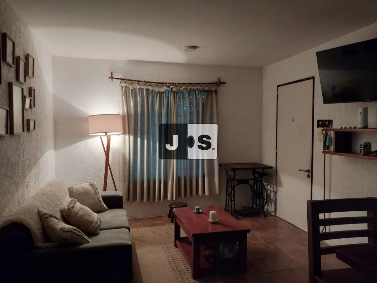 Apartamento ID.3686 - Venta apartamento 2 dormitorios con patio y fondo en Lezica 