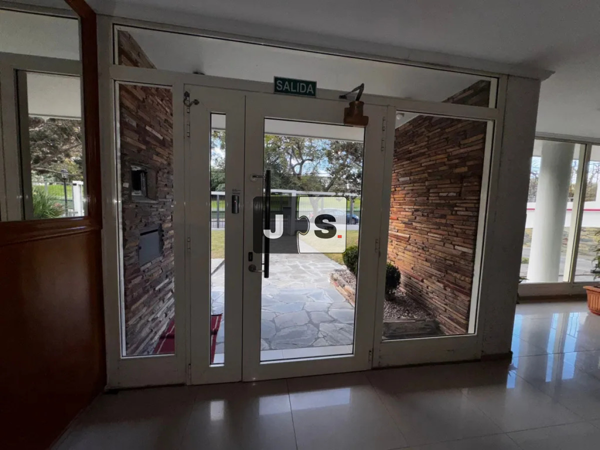Apartamento ID.4167 - Vendo apartamento con 3 dormitorios con garage 