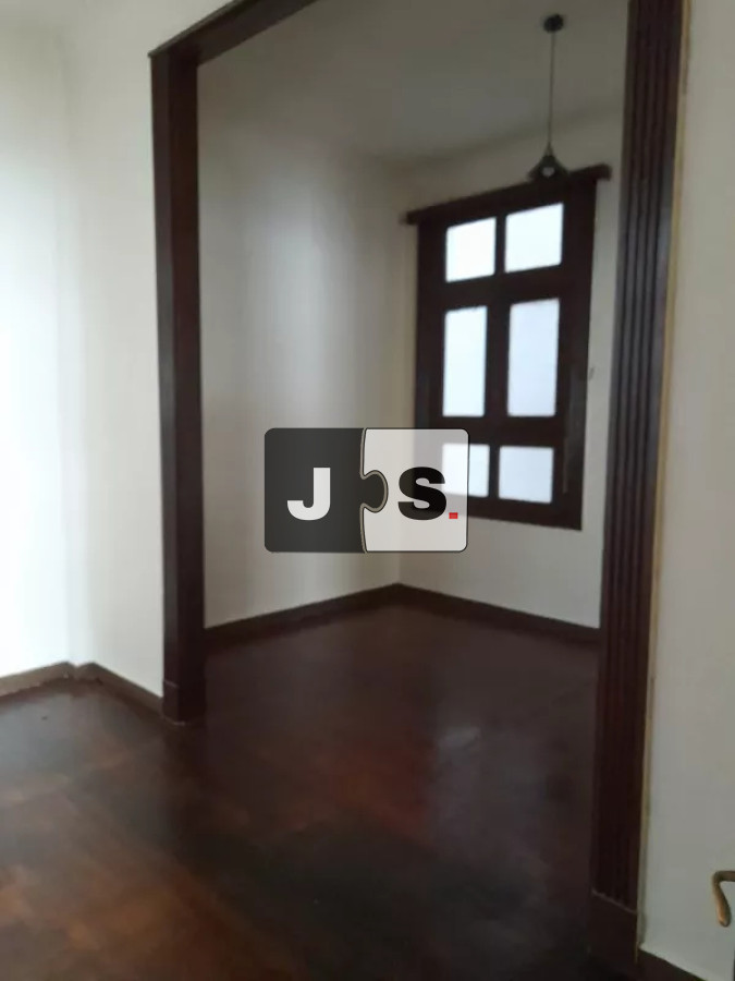 Apartamento ID.2908 - Alquilo apartamento, 4 dormitorios, 2 baño,  Barrio Cordón