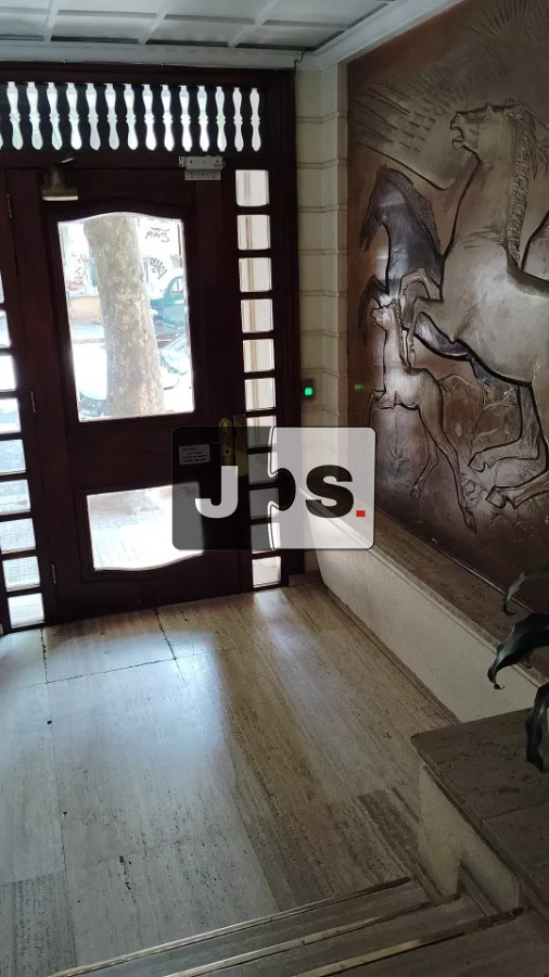 Apartamento ID.2477 - Vendo apartamento 3 dormitorios en Centro con balcón