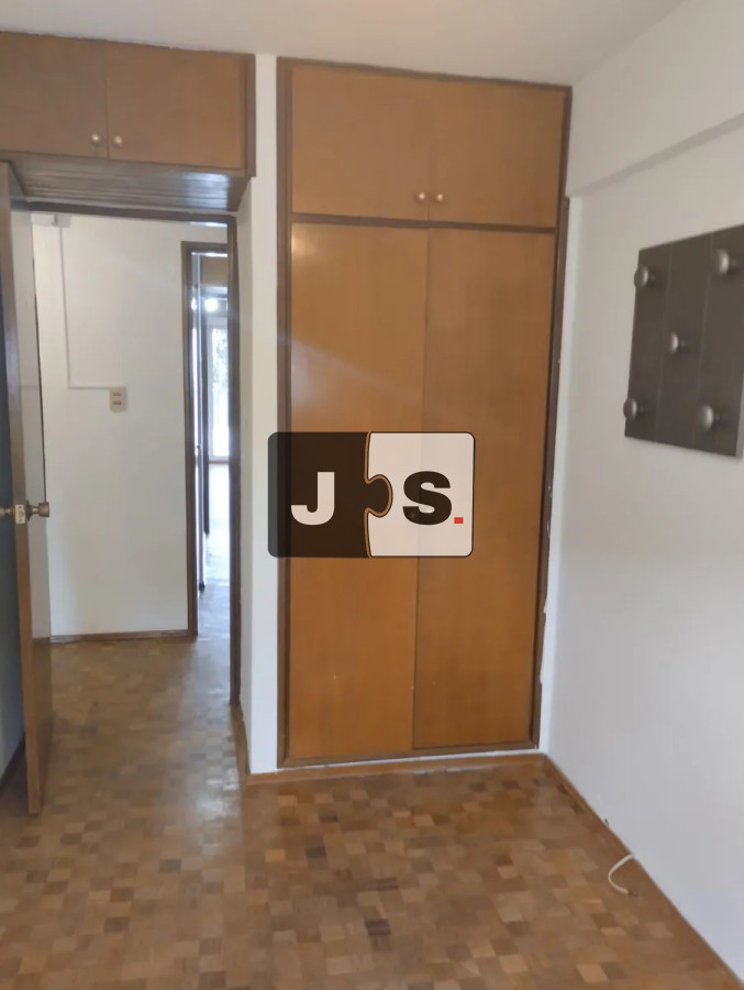 Apartamento ID.3632 - Vendo apartamento de 4 dormitorios en Punta Carretas con cochera