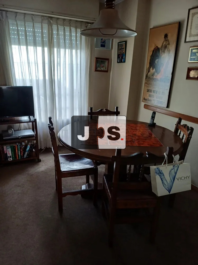 Apartamento ID.4422 - Vendo apartamento 3 dormitorios, 2 baños, cochera, Pocitos