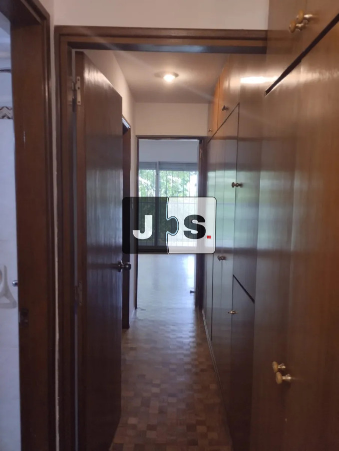 Apartamento ID.3632 - Vendo apartamento de 4 dormitorios en Punta Carretas con cochera