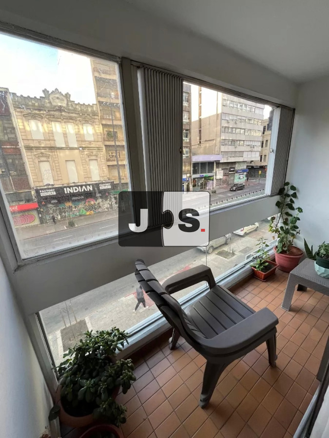 Apartamento ID.1633 - Venta Apartamento 1 dormitorio sobre 18 de julio con Renta