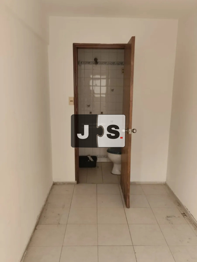 Apartamento ID.3632 - Vendo apartamento de 4 dormitorios en Punta Carretas con cochera