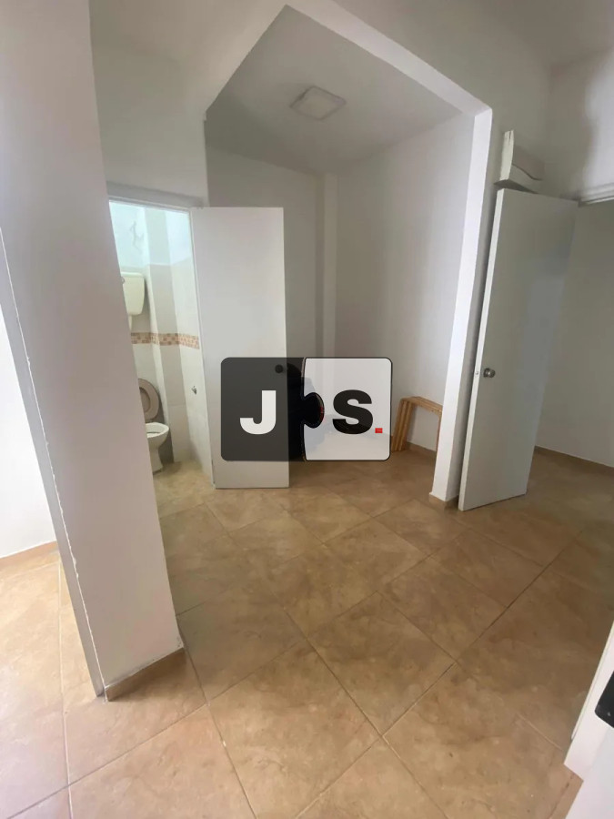 Apartamento ID.4364 - Venta Apartamento 3 dormitorios y 2 baños en Centro 