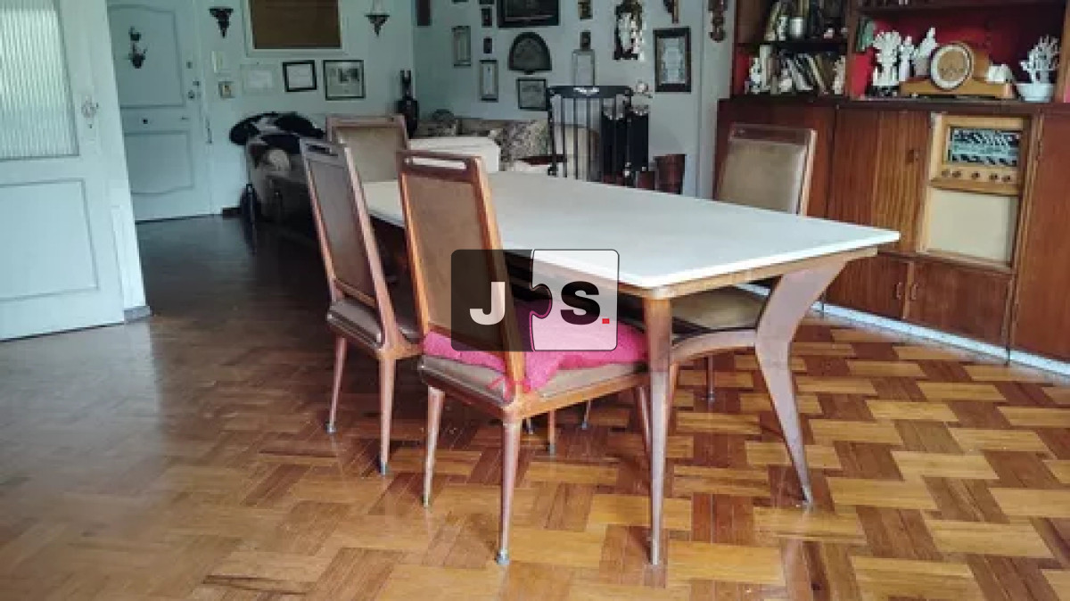 Apartamento ID.2477 - Vendo apartamento 3 dormitorios en Centro con balcón