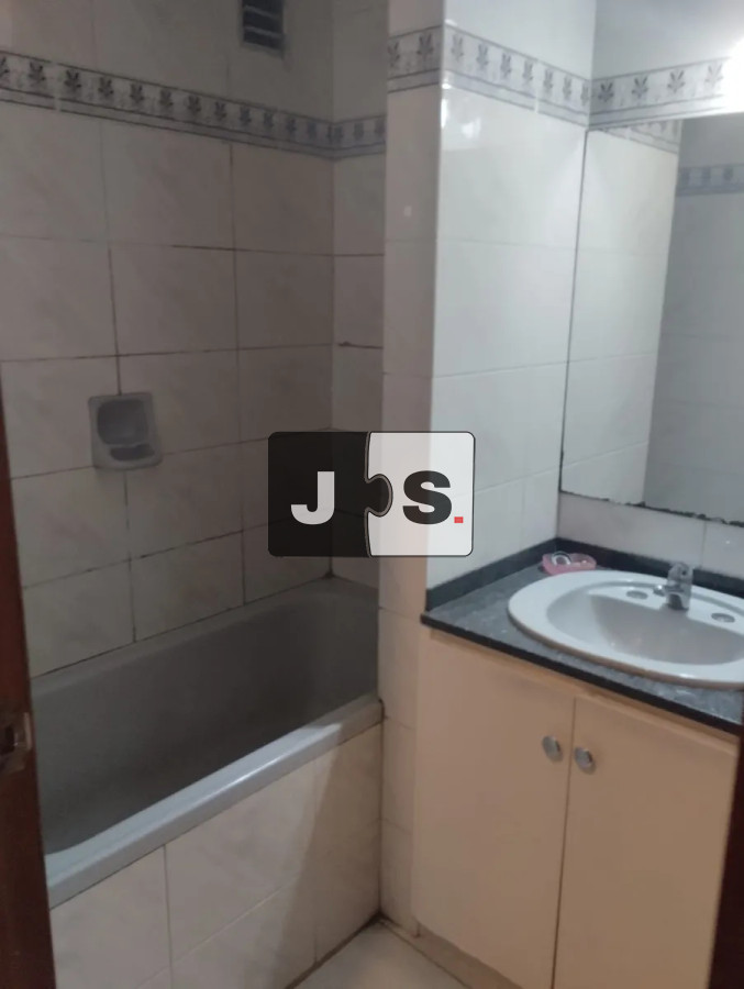 Apartamento ID.3632 - Vendo apartamento de 4 dormitorios en Punta Carretas con cochera