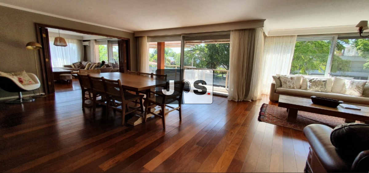 Apartamento ID.1934 - Alquiler Apartamento 3 Dormitorios y 4 Baños con Cochera Doble en Carrasco 