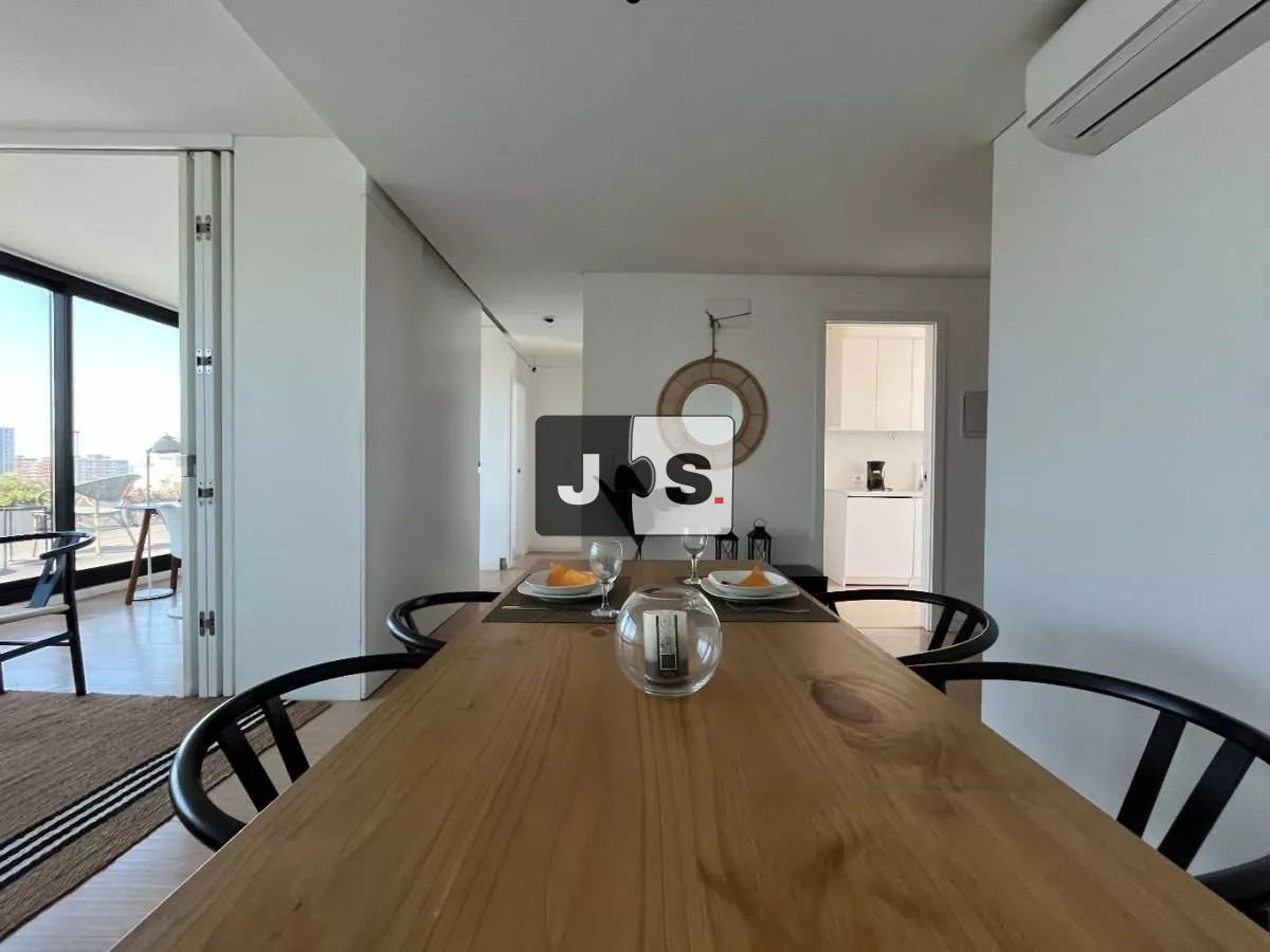 Apartamento ID.2937 - Vendo Apartamento, 2 Dormitorios, 2 Baños, Barrio Centro