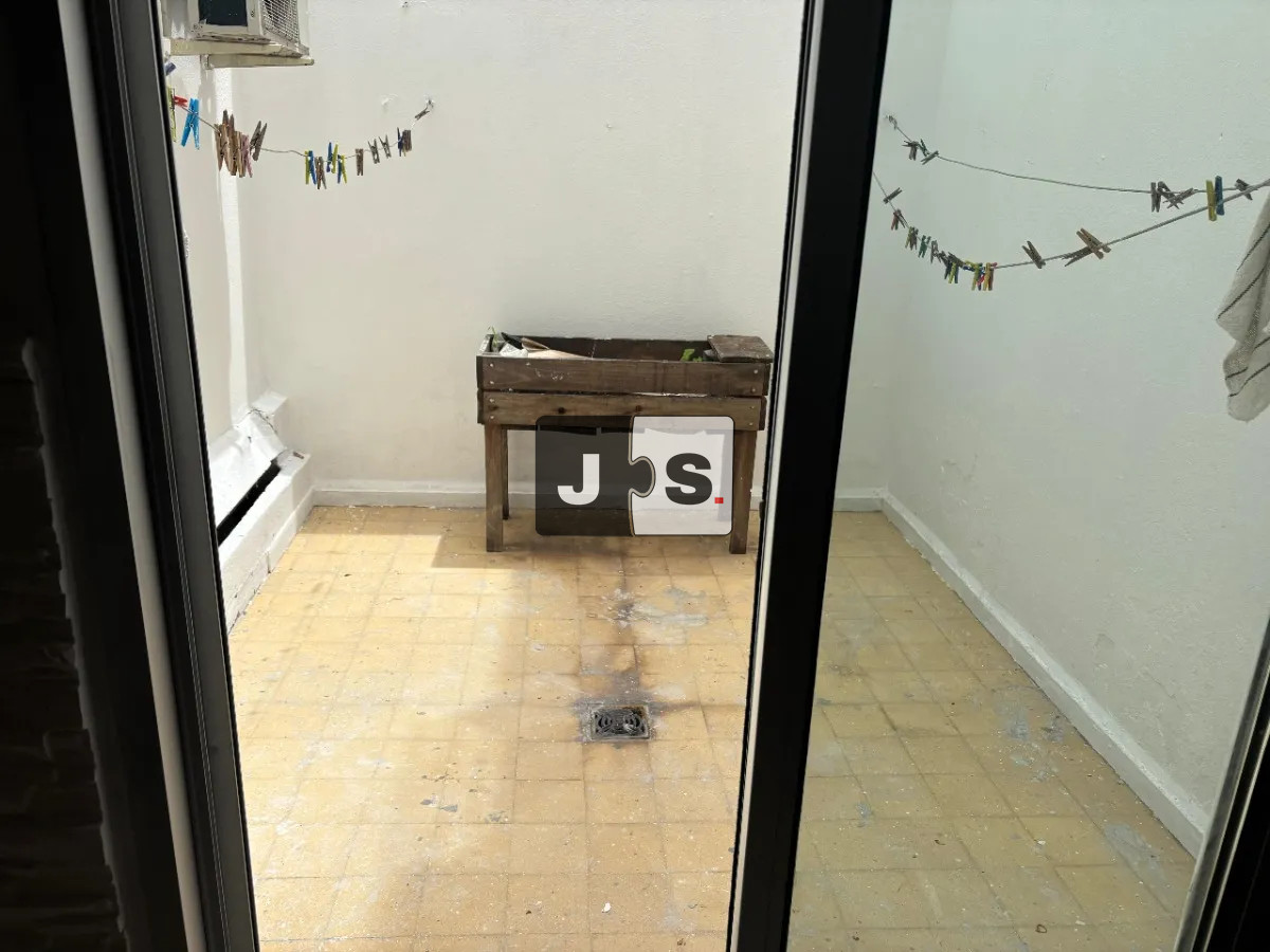 Apartamento ID.2532 - Vendo apartamento de 2 dormitorios en el Centro con patio
