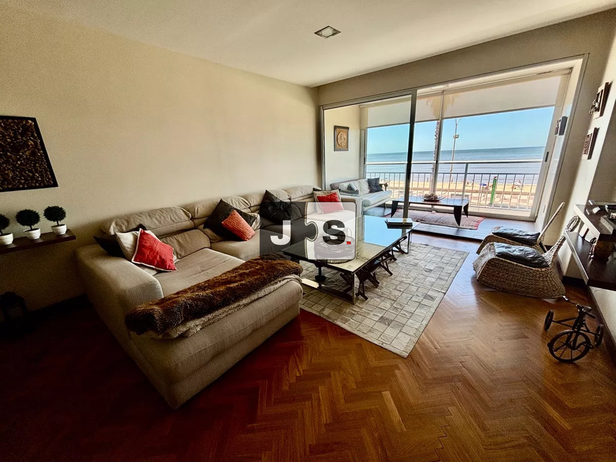 Apartamento ID.3028 - Vendo Apartamento, 3 Dormitorios, 3 Baños, Garage, Barrio Pocitos