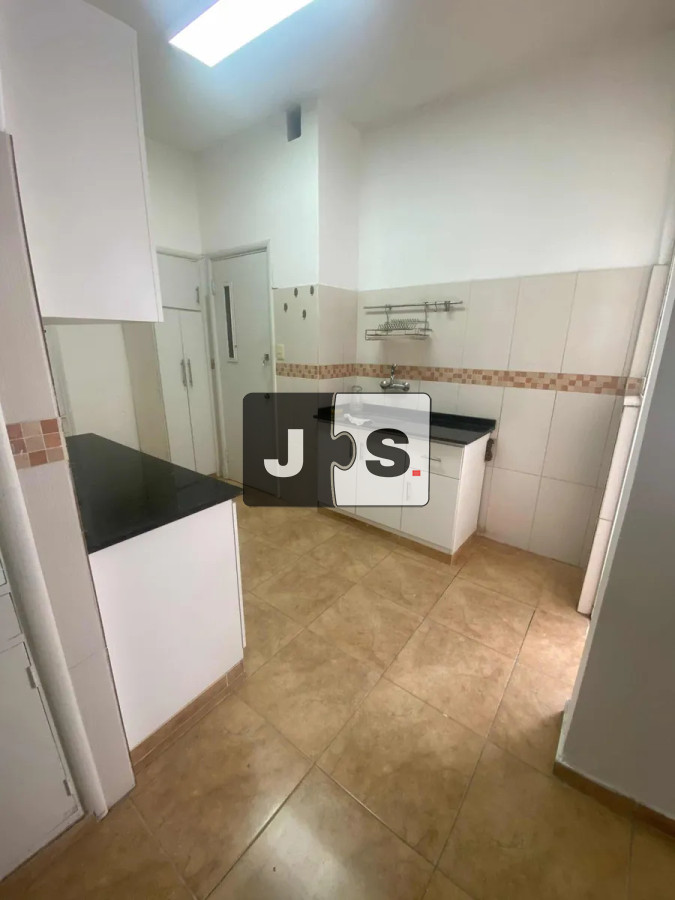 Apartamento ID.4364 - Venta Apartamento 3 dormitorios y 2 baños en Centro 