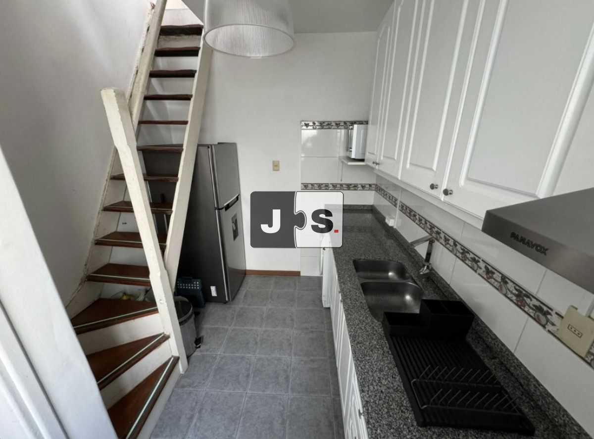 Apartamento ID.1583 - Alquilo apartamento de 2 dormitorios con terraza en Pocitos 