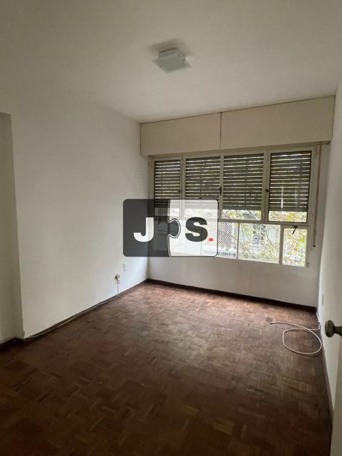 Apartamento ID.3389 - Venta Apartamento 4 Dormitorios y 2 Baños Centro