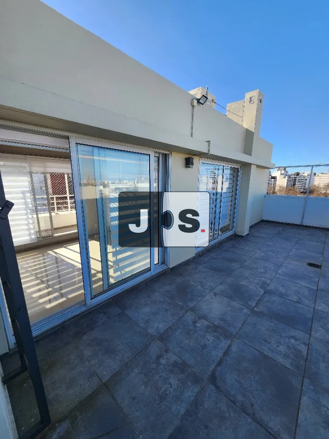 Apartamento ID.4306 - Vendo Apartamento en Cordón Sur, 1 dormitorio con 2 cocheras