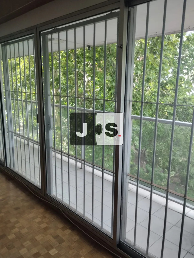 Apartamento ID.3632 - Vendo apartamento de 4 dormitorios en Punta Carretas con cochera