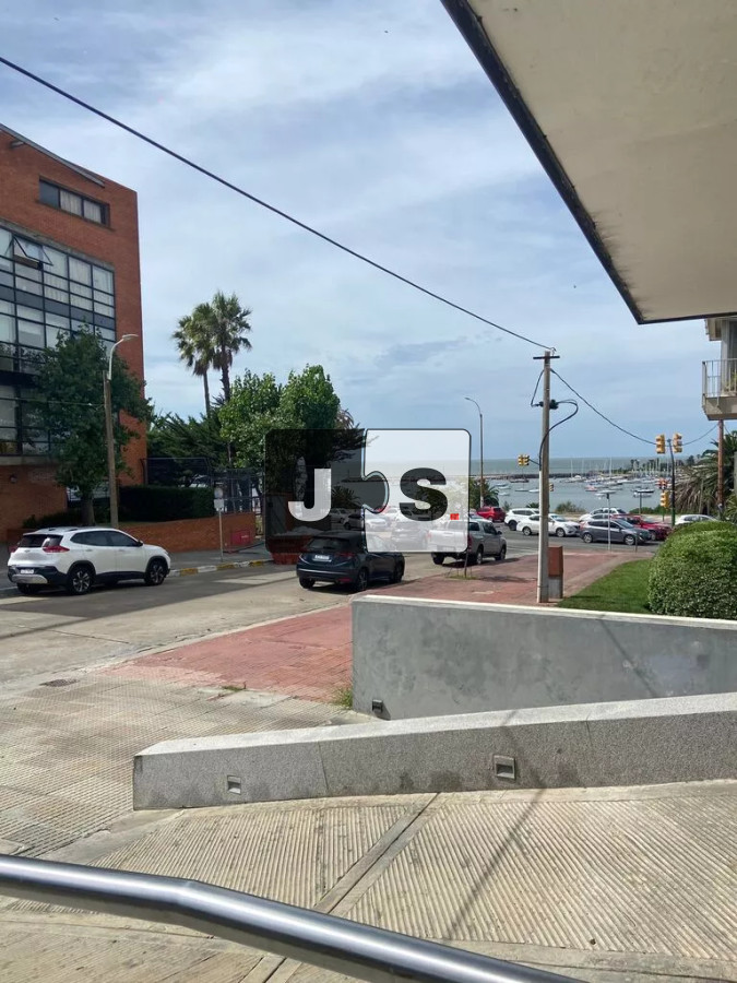 Apartamento ID.2859 - Vendo Apartamento, 2 Dormitorios, 2 Baños, Garege Fijo, Barrio Puerto Buceo