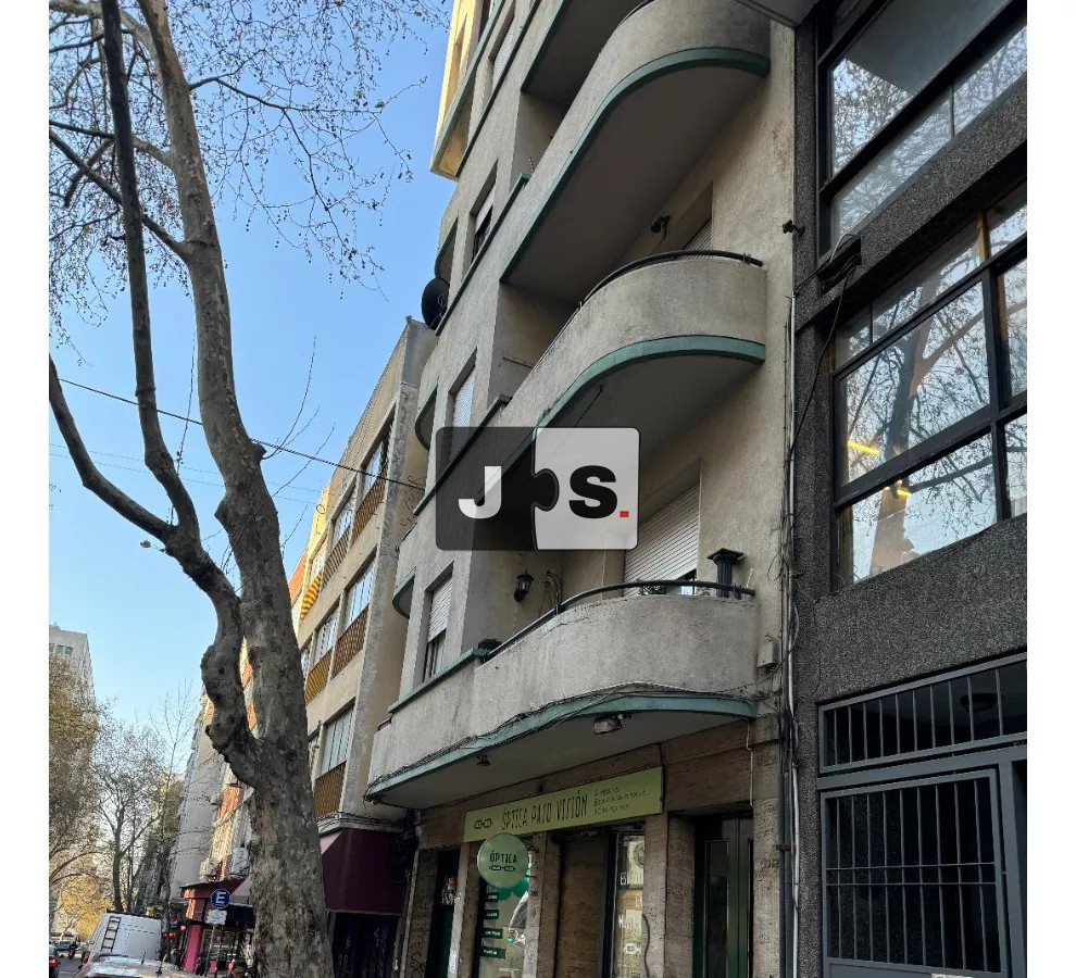 Apartamento ID.2616 - Vendo Apartamento, 3 Dormitorios, 2 Baños, Barrio Centro