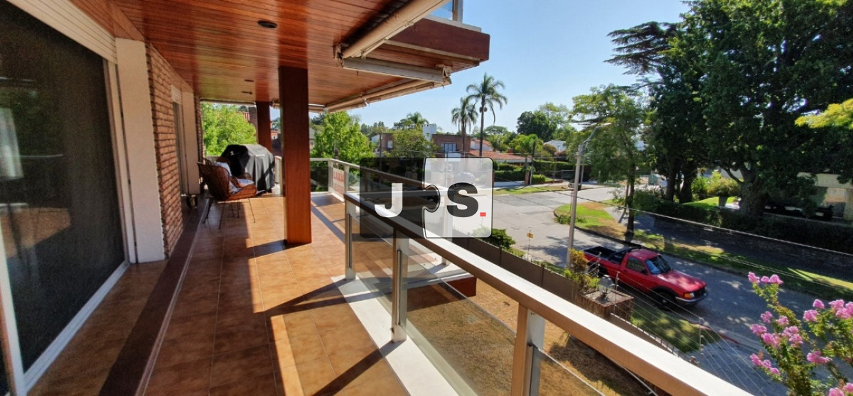Apartamento ID.1934 - Alquiler Apartamento 3 Dormitorios y 4 Baños con Cochera Doble en Carrasco 