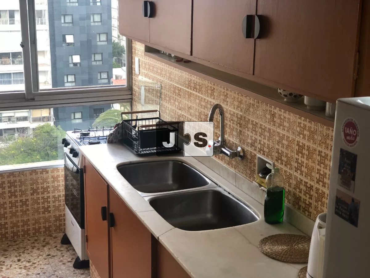Apartamento ID.3215 - Alquilo apartamento Amueblado, 2 dormitorios, 2 baño,  Barrio Punta Carretas