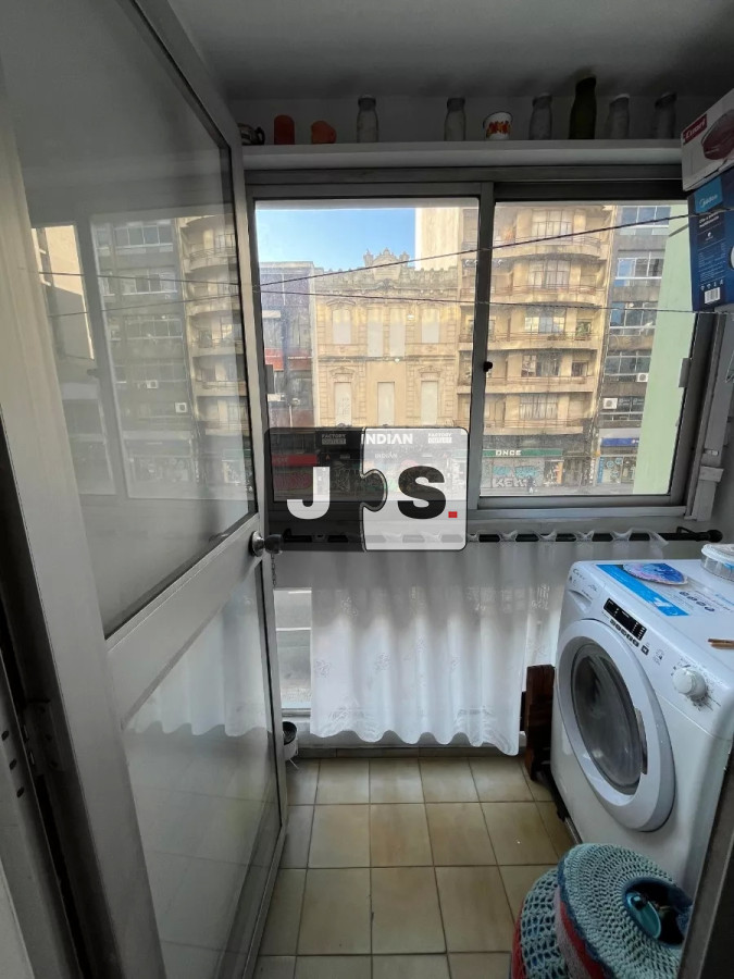 Apartamento ID.1633 - Venta Apartamento 1 dormitorio sobre 18 de julio con Renta