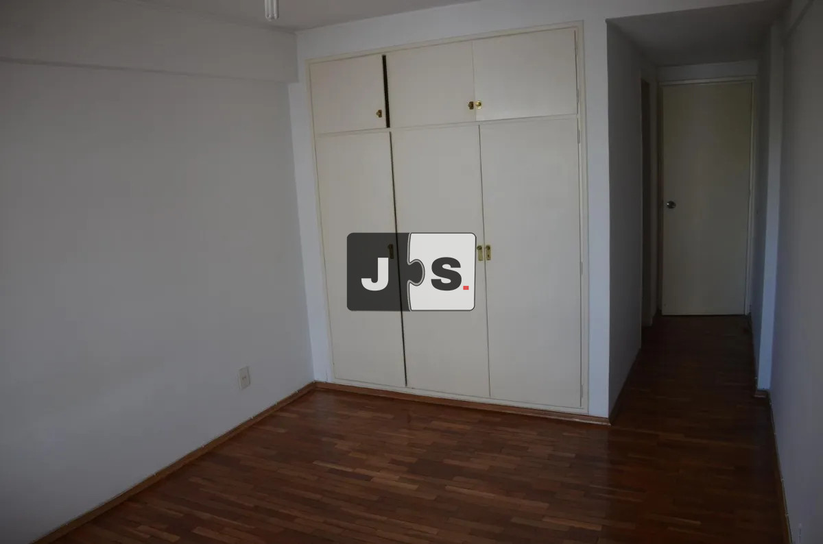 Apartamento ID.3850 - Alquilo apartamento de 3 dormitorios y garage fijo en Punta Carretas