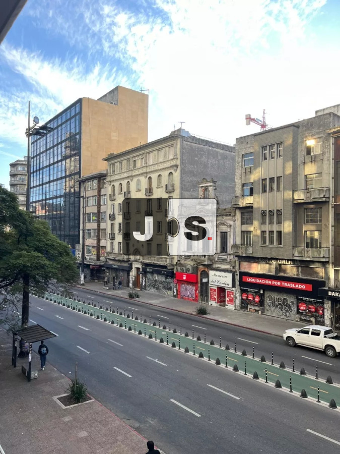 Apartamento ID.1633 - Venta Apartamento 1 dormitorio sobre 18 de julio con Renta