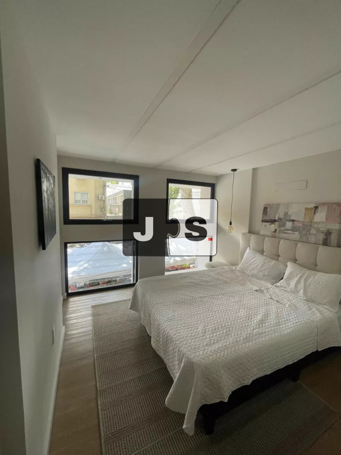 Apartamento ID.2466 - Vendo Duplex, 2 Dormitorios, 1 Baño, Barrio Sur