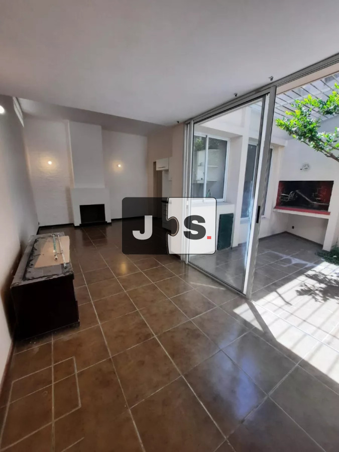 Apartamento ID.3287 - Venta Apartamento 2 Dormitorios, patio interno con parrillero, estufa, Parque Rodó