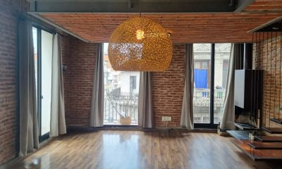 Vendo Apartamento, 2 Dormitorios, 2 Baños, Garage Doble, Barrio Ciudad Vieja