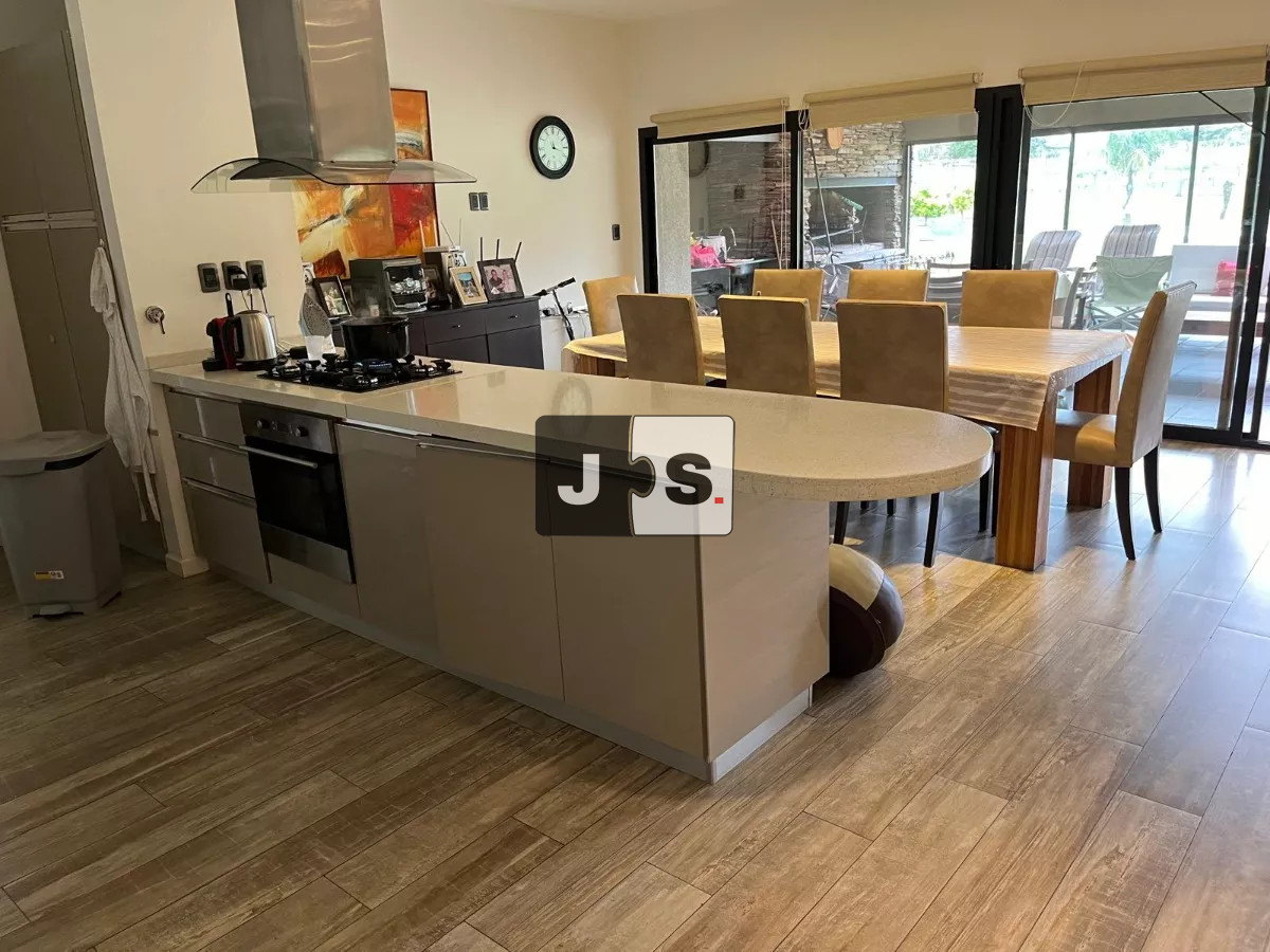 Casa ID.2113 - Venta casa 4 dormitorios Viñedos de La Tahona
