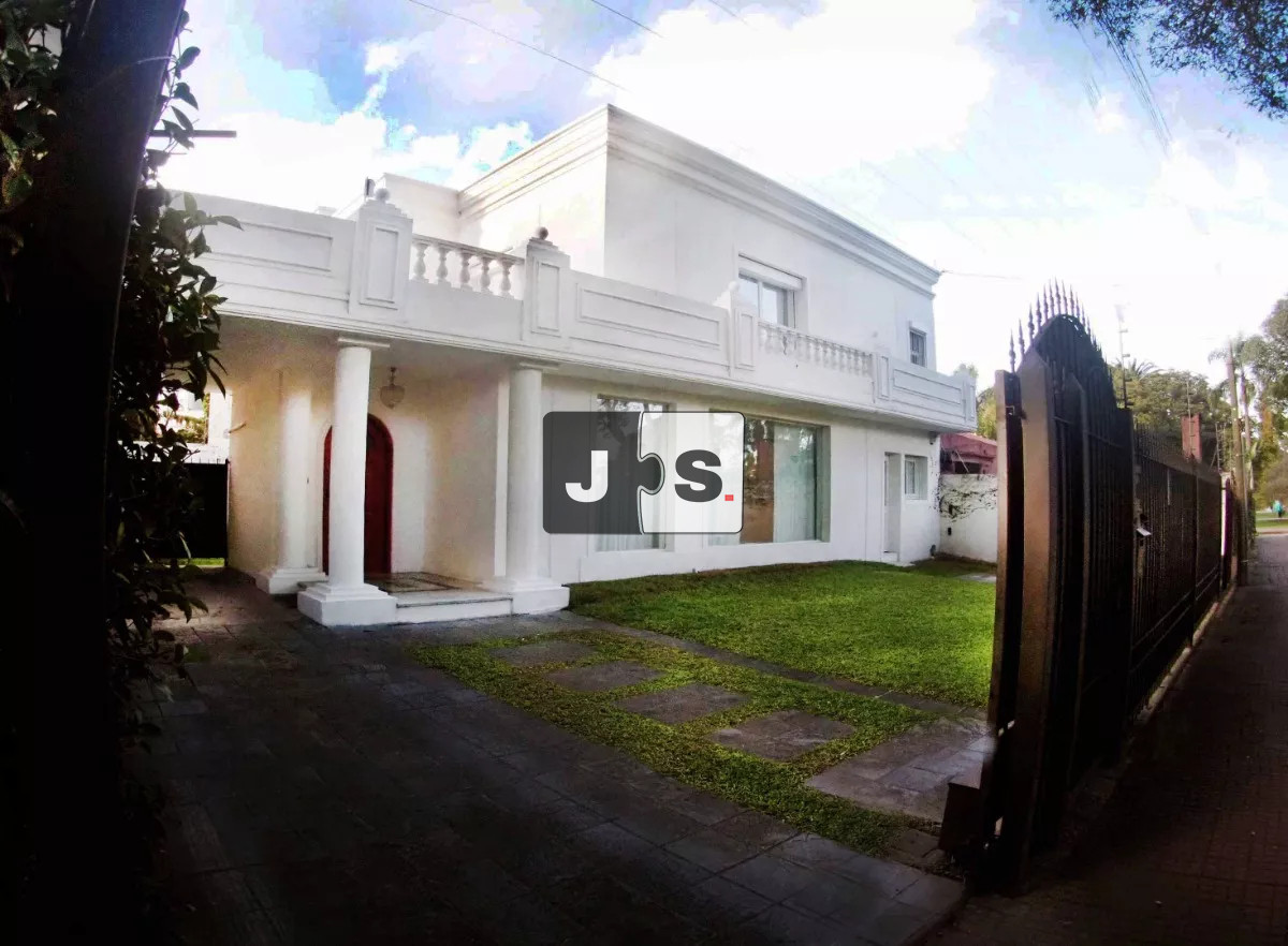 Casa ID.3117 - Vendo casa 4 dormitorios 5 baños Carrasco Sur