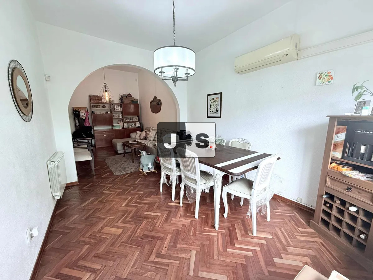 Casa ID.4239 - Vendo casa de 2 dormitorios en La Blanqueada con garaje 