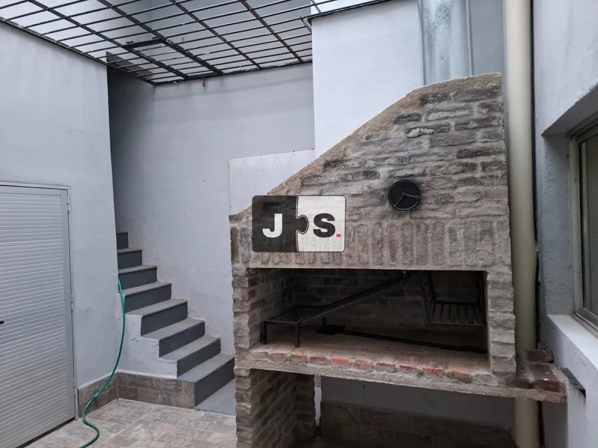 Casa ID.4444 - Venta casa 3 dormitorios y 2 baños, Gran Garaje. Barrio Cordón