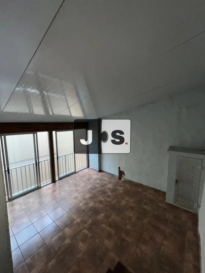 Casa ID.4397 - Vendo casa de 5 dormitorios con amplio galpón en Tres Cruces