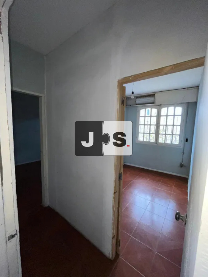 Casa ID.4397 - Vendo casa de 5 dormitorios con amplio galpón en Tres Cruces