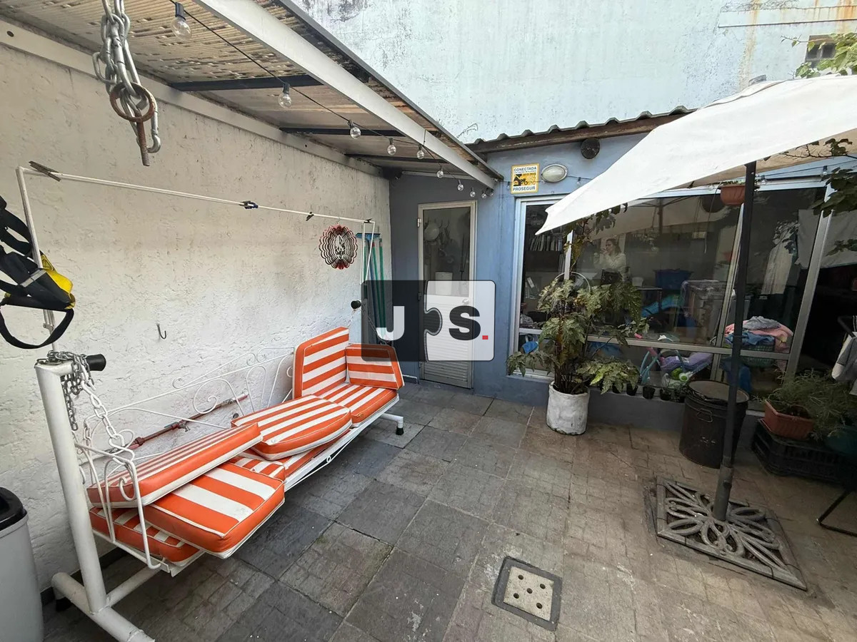 Casa ID.4239 - Vendo casa de 2 dormitorios en La Blanqueada con garaje 
