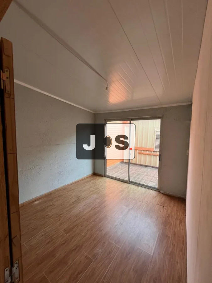 Casa ID.4397 - Vendo casa de 5 dormitorios con amplio galpón en Tres Cruces
