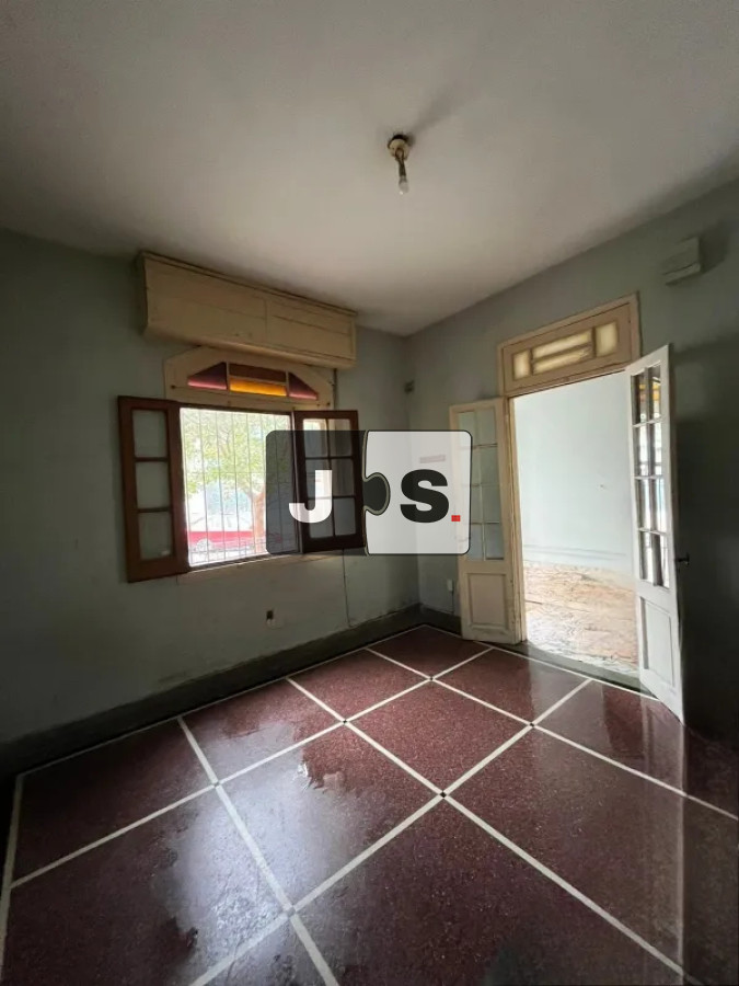Casa ID.4397 - Vendo casa de 5 dormitorios con amplio galpón en Tres Cruces