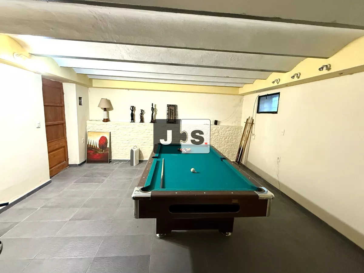 Casa ID.2787 - Vendo casa de 5 dormitorios en zona de Bella Vista 