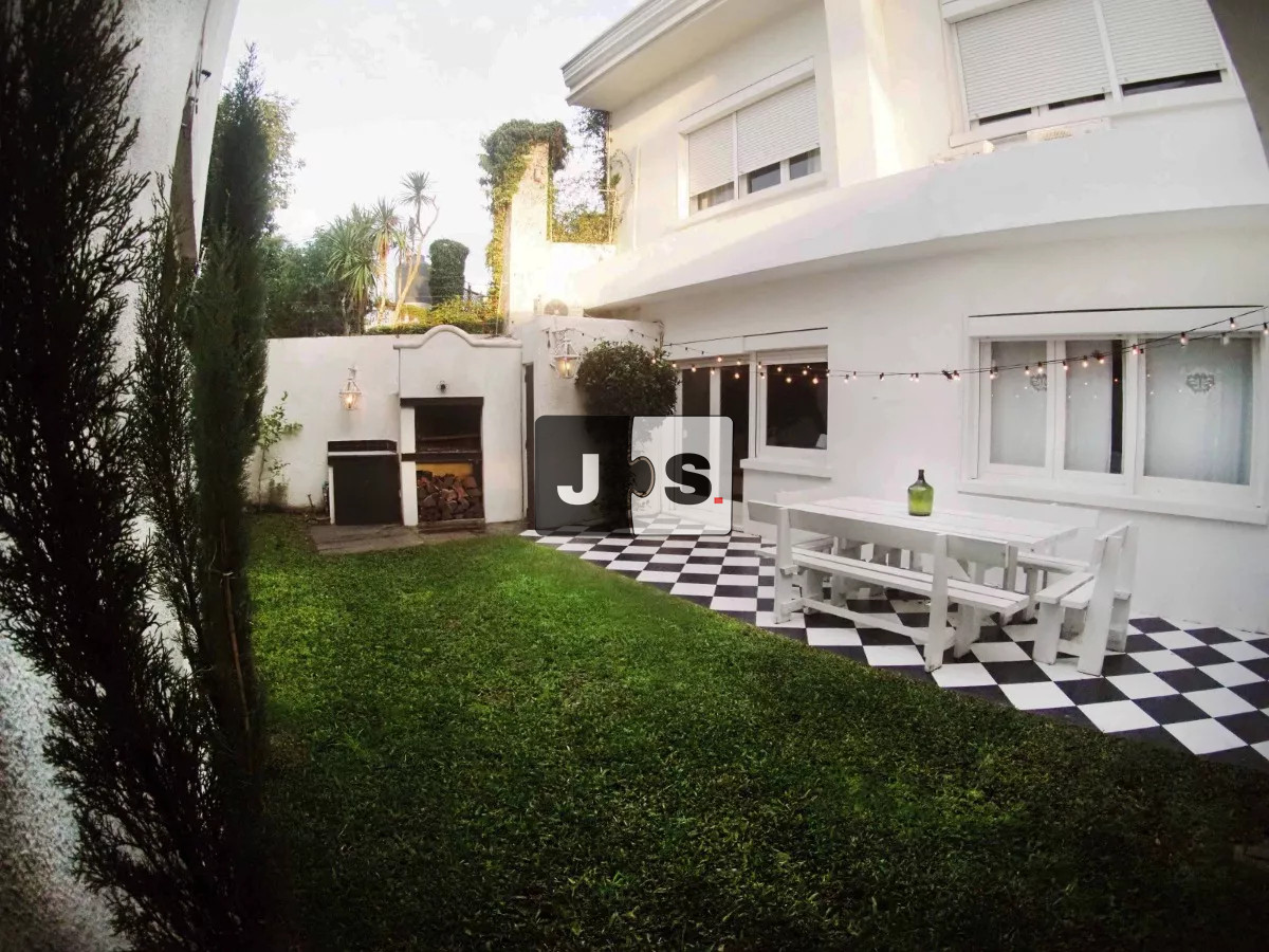 Casa ID.3117 - Vendo casa 4 dormitorios 5 baños Carrasco Sur